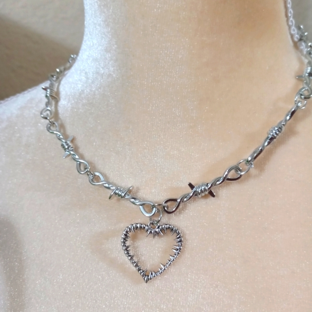 Barbed wire Heart collar choker necklace